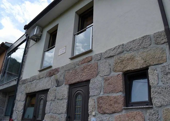 Casa D'avo Nyaraló *